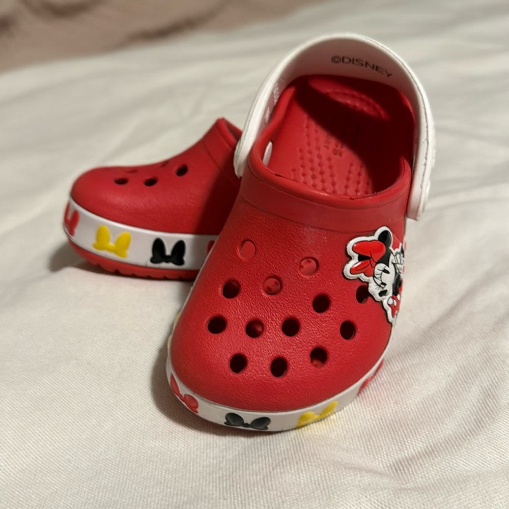 Minnie mouse crocs